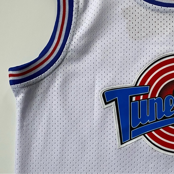 Space Jam Tune Squad Bugs Jersey Size Large #11 White Basketball Shirt EUC - Picture 12 of 16